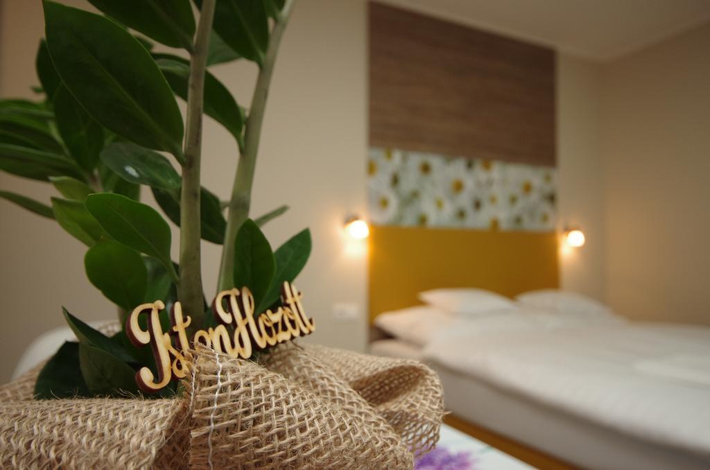 Mosoly Deluxe Apartman Гюла Екстериор снимка