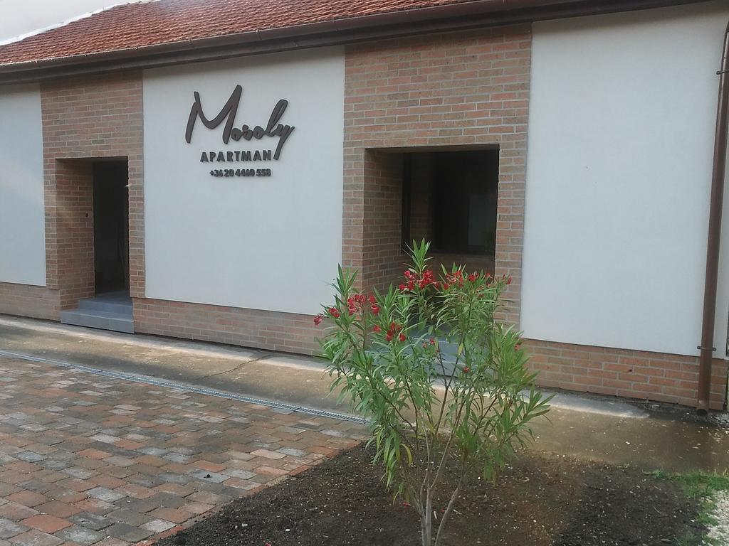 Mosoly Deluxe Apartman Гюла Екстериор снимка